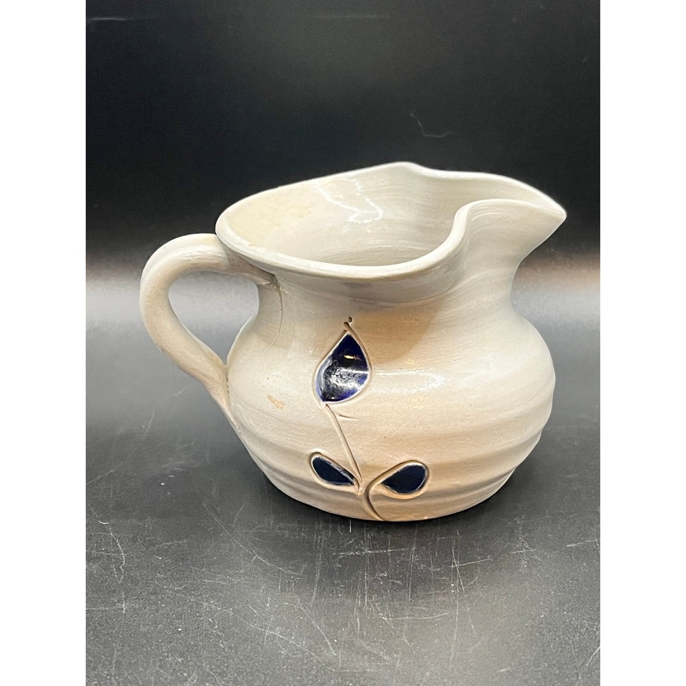 Williamsburg Pottery Hand Thrown Creamer Pitcher Cobalt Blue Leaf‎ Cream Glaze